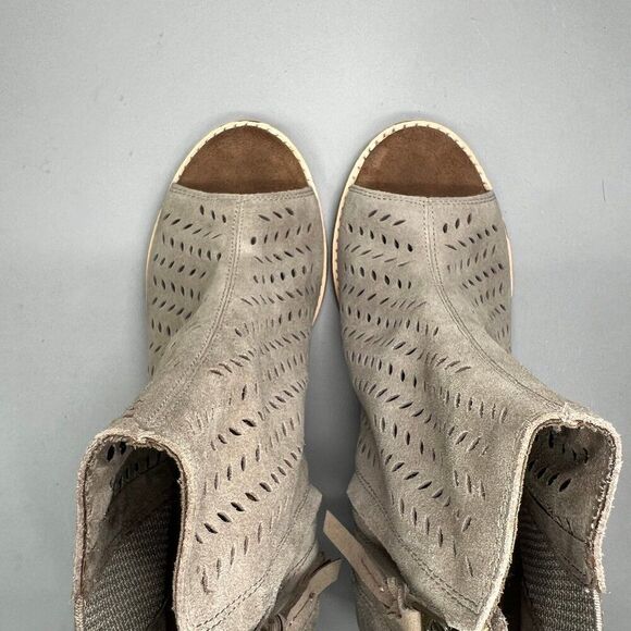 Toms Women's Size 8 Majorca Peep Toe Taupe Suede Perforated Ankle Boots - Picture 10 of 12